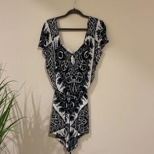 Alice + Olivia Alice Printed Scoop Neck Romper w/ Tags‎ Size 2 XS black white